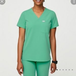 Women’s Surgical Green Catarina - One-Pocket Scrub Top - XS / Surgical Green